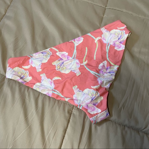 NWT Dippin’ Daisy’s Floral Bikini Bottom - Picture 3 of 5